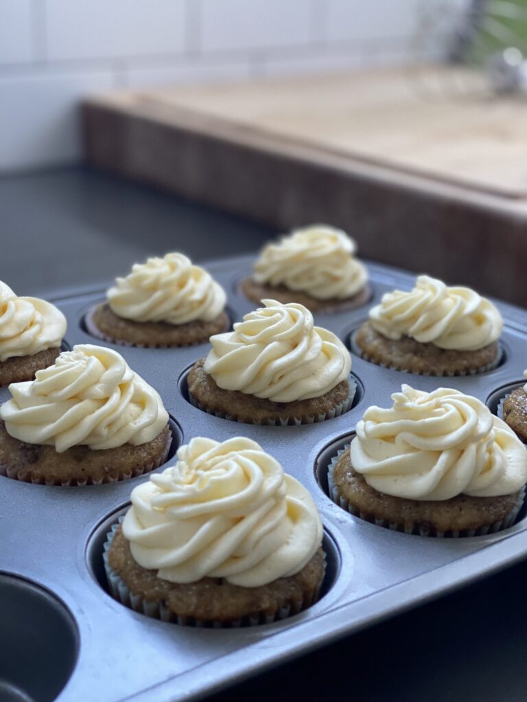 Tropical cupcakes by SoRSE